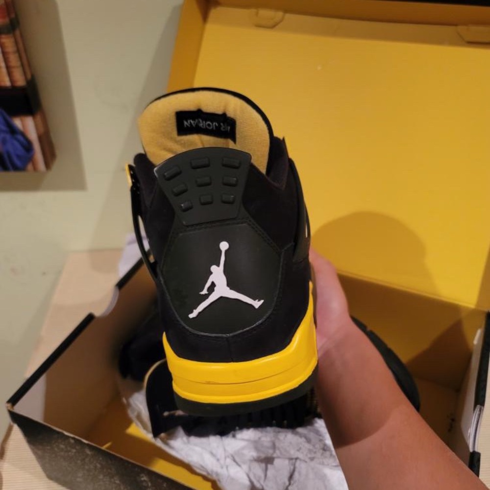 Jordan Men's Sneakers in Black and Yellow